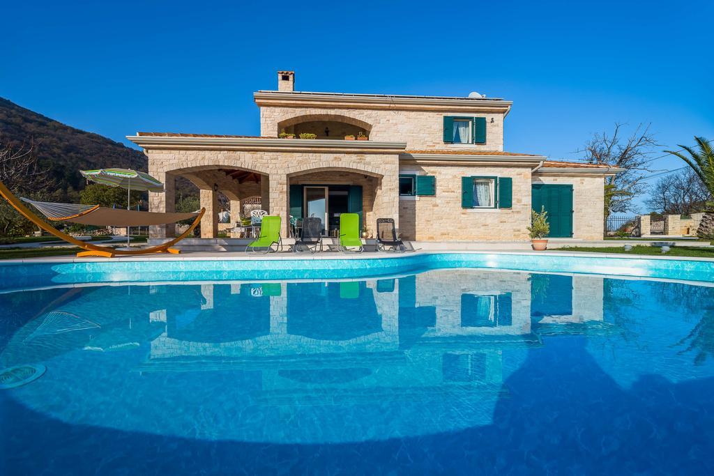 Villa Stonegate Estate - Bonus, Dvije Vile Jedna Cijena! Opatija Exteriör bild