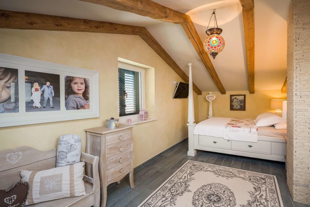 Villa Stonegate Estate - Bonus, Dvije Vile Jedna Cijena! Opatija Exteriör bild