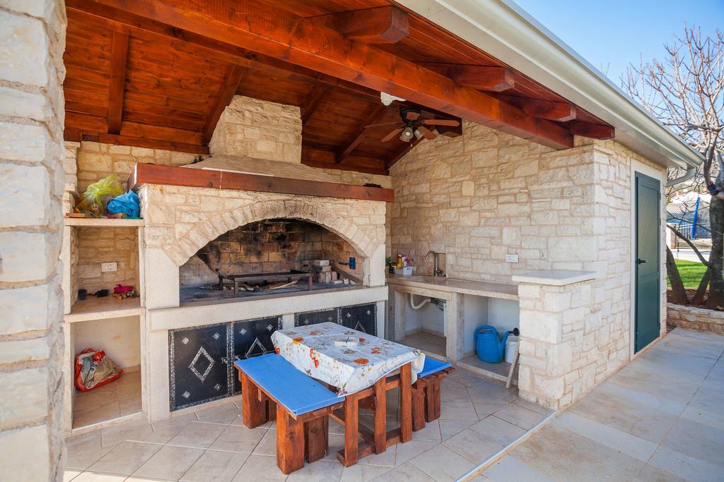 Villa Stonegate Estate - Bonus, Dvije Vile Jedna Cijena! Opatija Exteriör bild