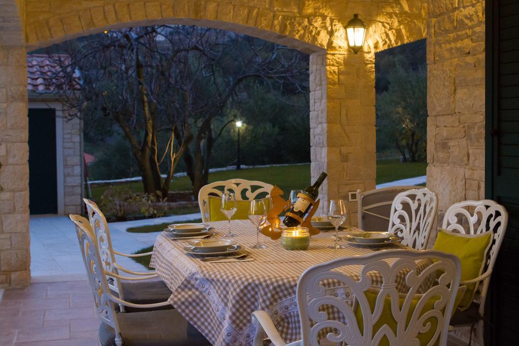 Villa Stonegate Estate - Bonus, Dvije Vile Jedna Cijena! Opatija Exteriör bild