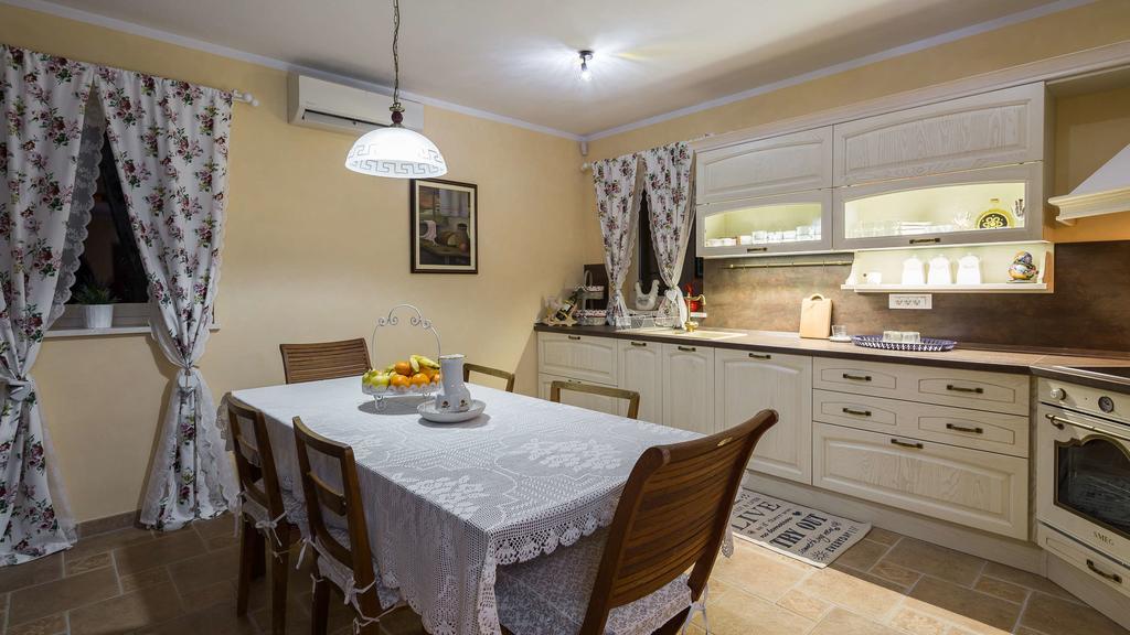 Villa Stonegate Estate - Bonus, Dvije Vile Jedna Cijena! Opatija Exteriör bild