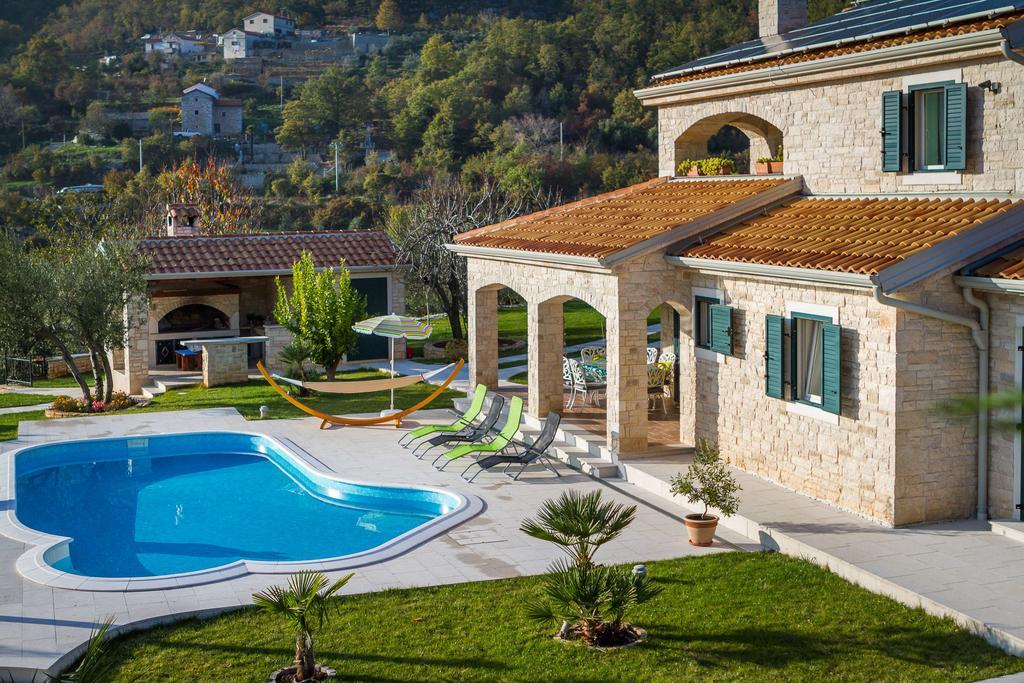 Villa Stonegate Estate - Bonus, Dvije Vile Jedna Cijena! Opatija Exteriör bild
