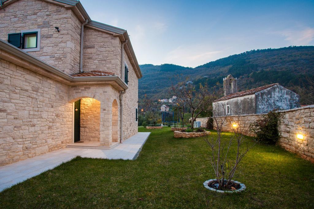 Villa Stonegate Estate - Bonus, Dvije Vile Jedna Cijena! Opatija Exteriör bild